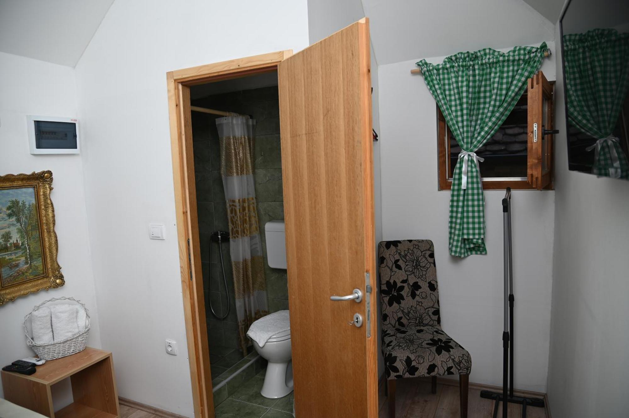 Konak Dobri Potok Krupanj Buitenkant foto
