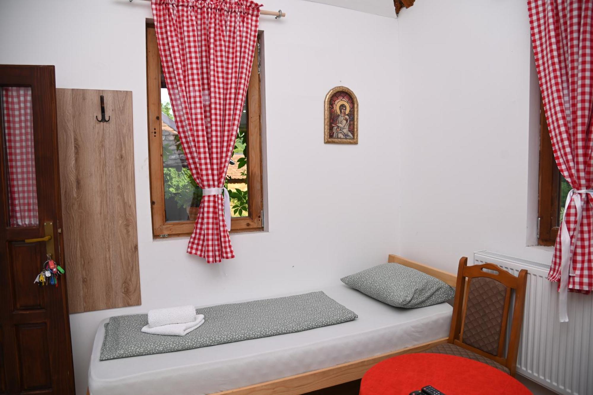 Konak Dobri Potok Krupanj Buitenkant foto