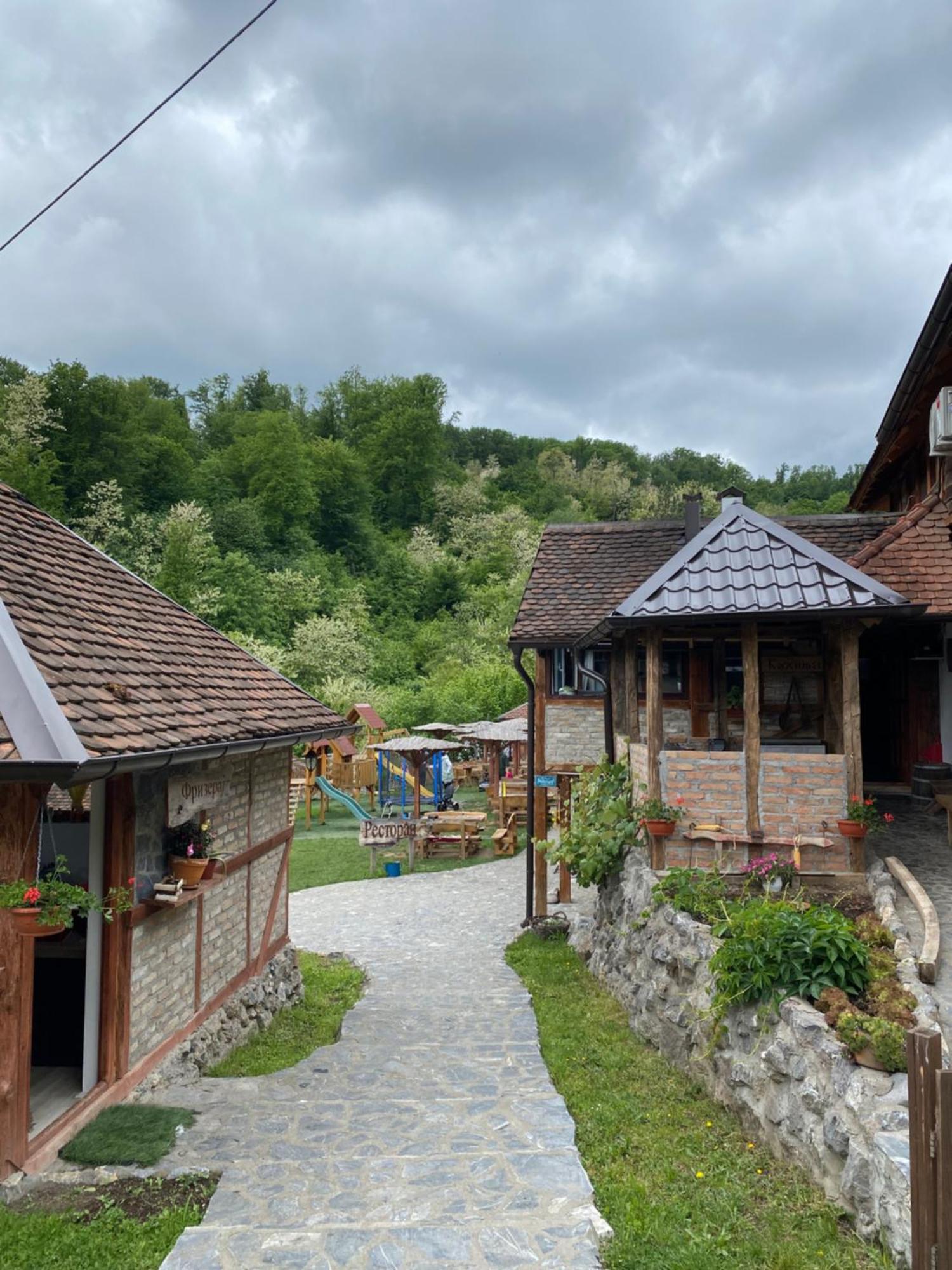 Konak Dobri Potok Krupanj Buitenkant foto