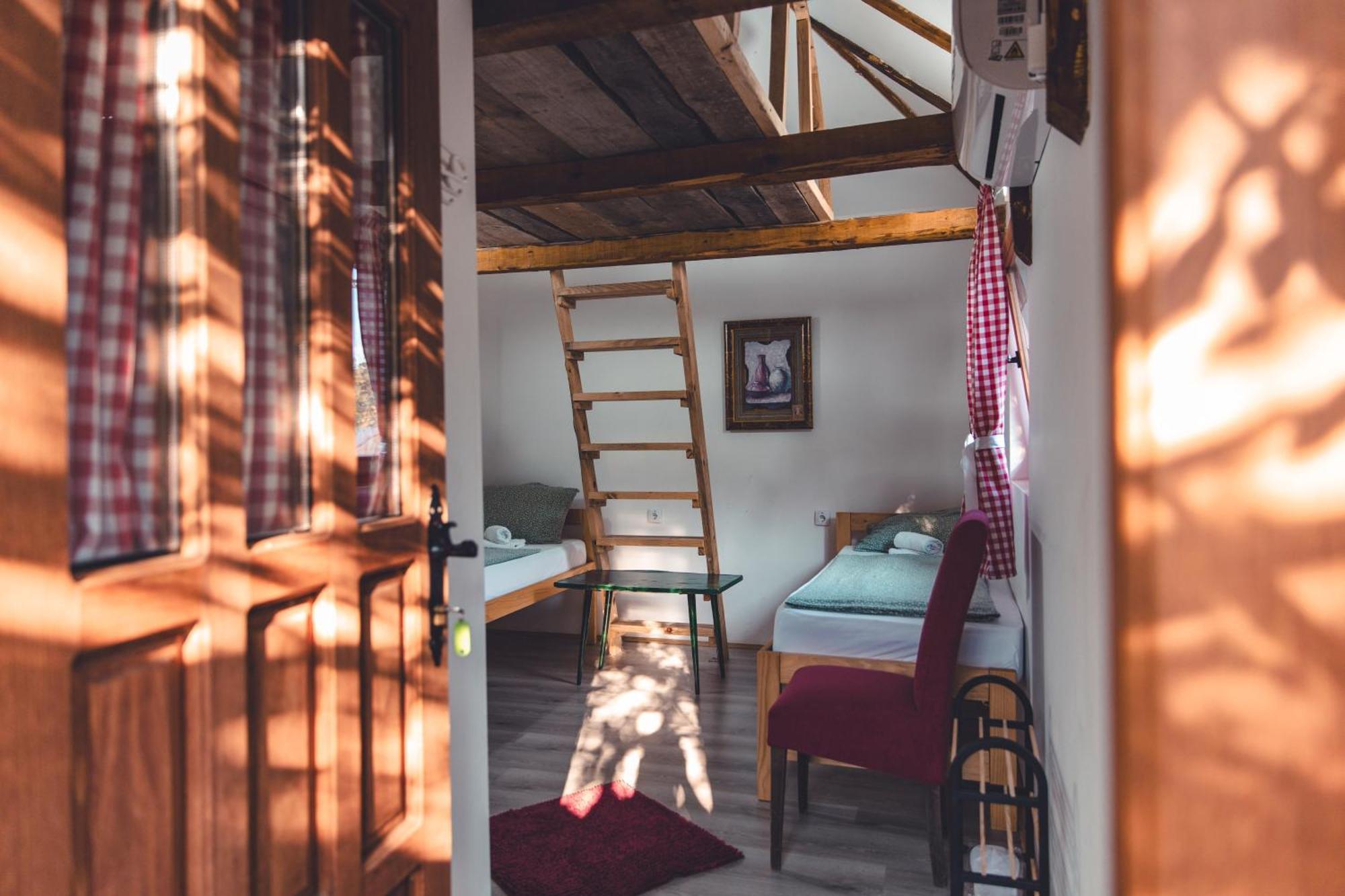 Konak Dobri Potok Krupanj Buitenkant foto